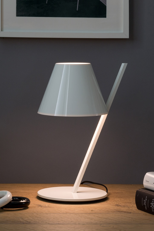 Lampe la petite table artemide toulouse